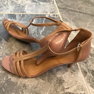Kitten Heel beige leather sandals